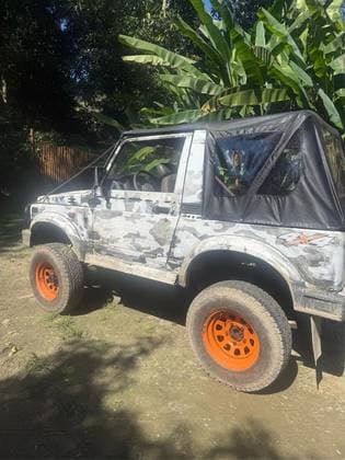 Carro 1.3 JX CANVAS TOP 4X4 16V GASOLINA 2P MANUAL