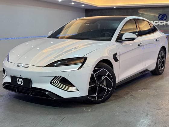 Carro 82,5 KW ELÉTRICO AWD