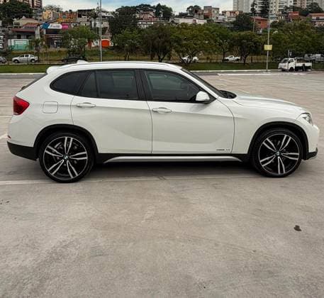 Carro 2.0 16V TURBO ACTIVEFLEX SDRIVE20I X-LINE 4P AUTOMÁTICO