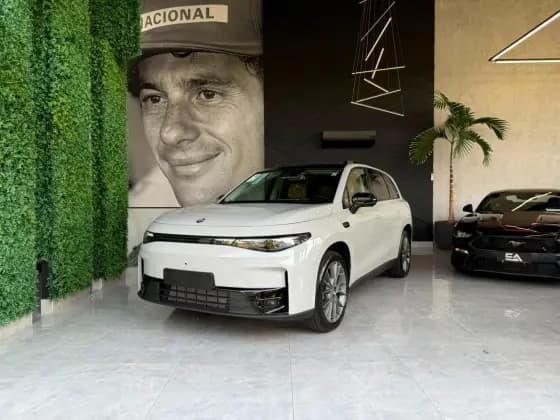Carro 28,4 KW REEV