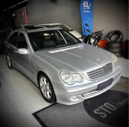 Carro 1.8 CLASSIC KOMPRESSOR 16V 143 CV GASOLINA 4P AUTOMÁTICO