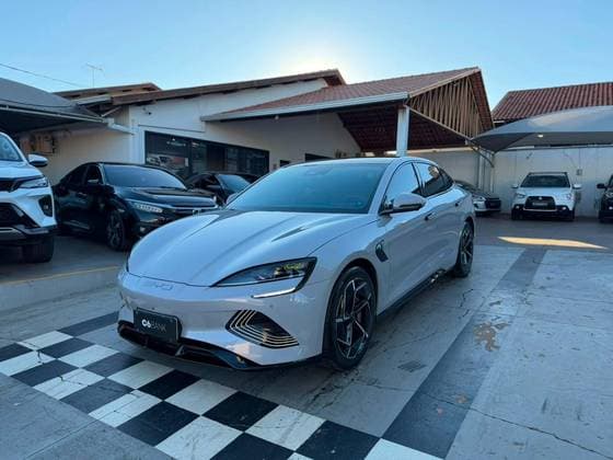 Carro 82,5 KW ELÉTRICO AWD