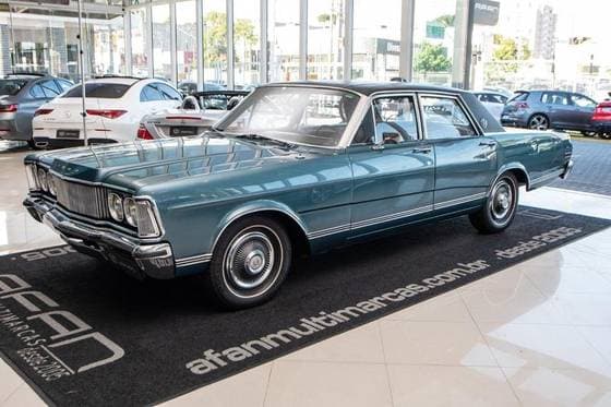 Carro LANDAU GASOLINA 4P MANUAL