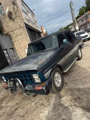 Carro 3.9 SULAN CD 8V DIESEL 2P MANUAL