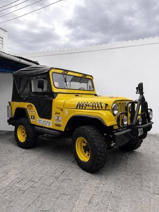 Carro CJ-5