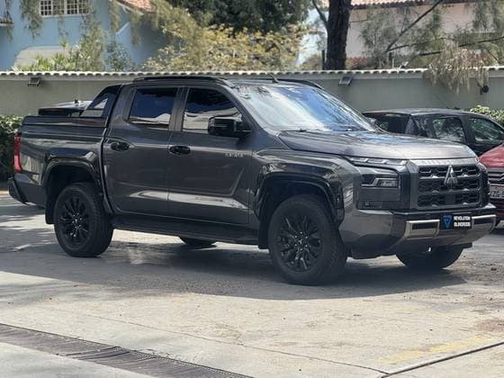 Carro 2.4 BITURBO DIESEL CD KATANA 4X4 AUTOMÁTICO