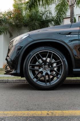 Carro 5.5 V8 TURBO GASOLINA COUPÉ 4MATIC 7G-TRONIC