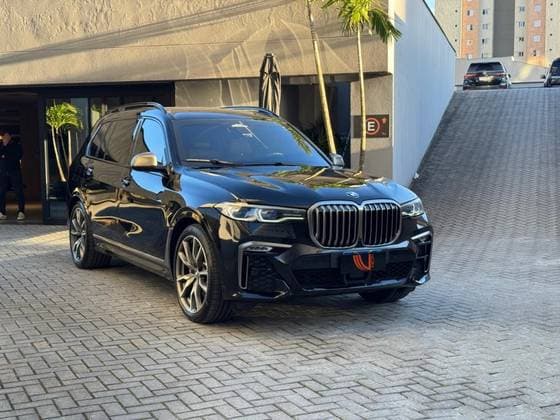 Carro 4.4 V8 GASOLINA M50i STEPTRONIC