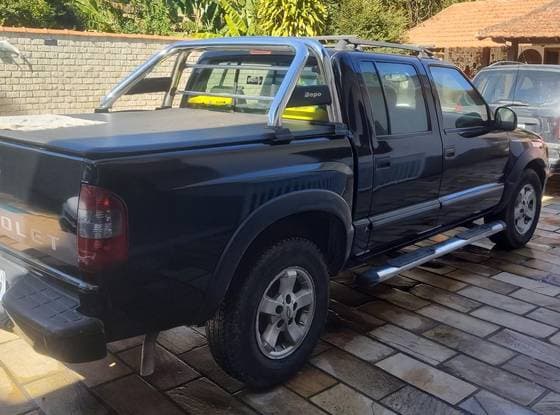 Carro 2.4 MPFI ADVANTAGE 4X2 CD 8V GASOLINA 4P MANUAL