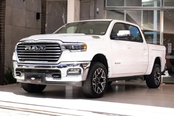 Carro 3.0 HURRICANE 6 BITURBO GASOLINA LARAMIE CD 4X4 AUTOMÁTICO