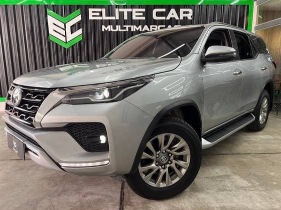 Carro 2.8 D-4D TURBO DIESEL SRX 7L 4X4 AUTOMÁTICO