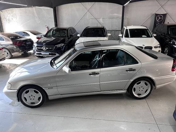 Carro 4.3 SEDAN V8 GASOLINA 4P AUTOMÁTICO