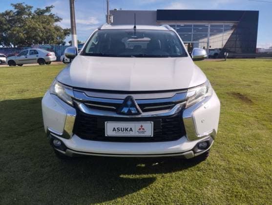 Carro 2.4 16V MIVEC TURBO DIESEL HPE AWD AUTOMÁTICO