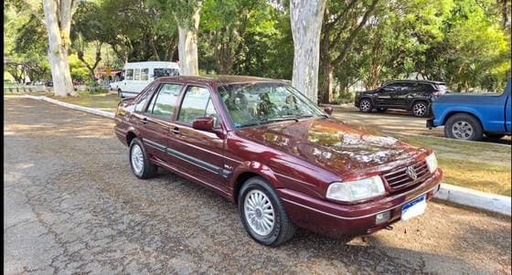 Carro 2.0 GLSI 8V GASOLINA 4P AUTOMÁTICO
