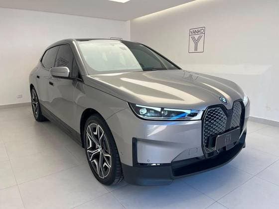 Carro ELÉTRICO XDRIVE40