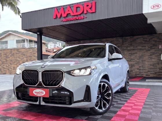 Carro 2.0 TWINPOWER MHEV XDRIVE30I M SPORT STEPTRONIC