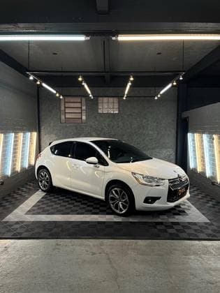 Carro 1.6 THP GASOLINA CHIC AUTOMÁTICO