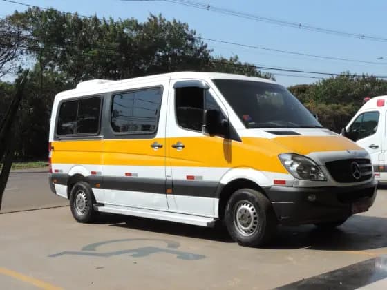 Carro 2.2 415 CDI VAN 16 LUGARES TETO BAIXO 16V BI-TURBO DIESEL MANUAL