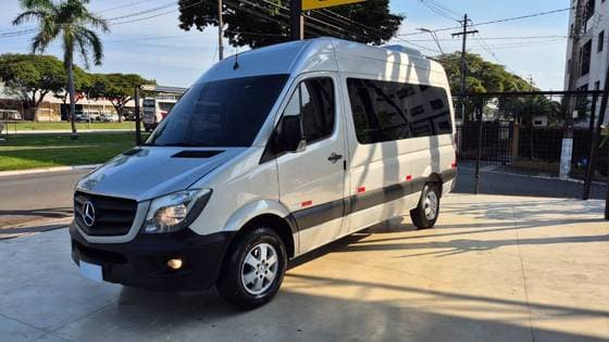 Carro 2.2 415 CDI VAN 16 LUGARES TETO ALTO 16V BI-TURBO DIESEL MANUAL
