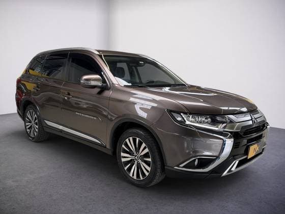 Carro 2.0 MIVEC GASOLINA GLS AUTOMÁTICO