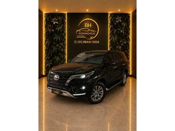 Carro 2.8 D-4D TURBO DIESEL SRX 7L 4X4 AUTOMÁTICO