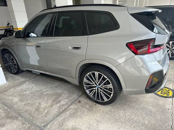 Carro ELÉTRICO XDRIVE30 M SPORT