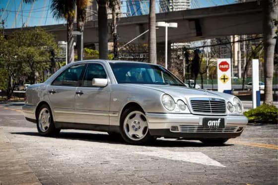 Carro 4.2 AVANTGARDE V8 GASOLINA 4P AUTOMÁTICO