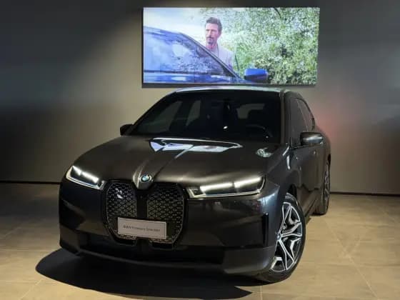Carro ELÉTRICO XDRIVE40