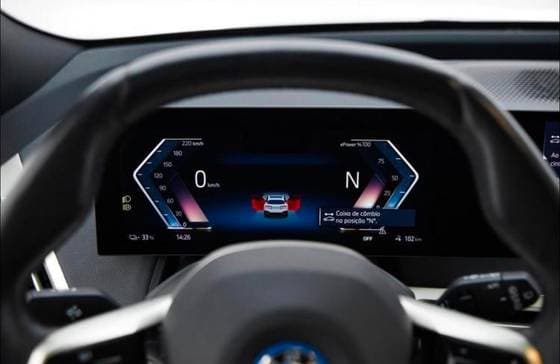 Carro ELÉTRICO XDRIVE40