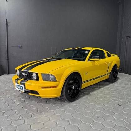 Carro 4.6 GT COUPÉ V8 24V GASOLINA 2P MANUAL