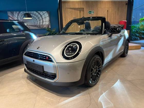 Carro 2.0 16V TWINPOWER GASOLINA S CABRIO STEPTRONIC