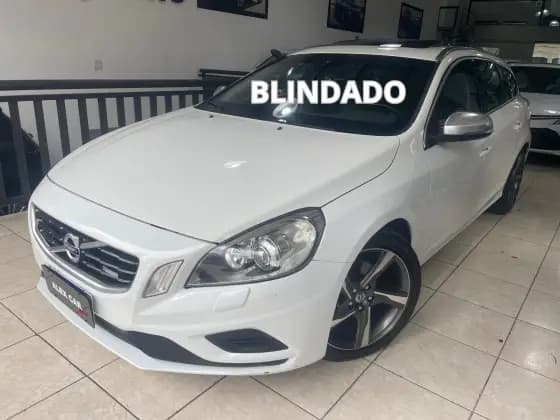 Carro 2.0 T5 R DESIGN DYNAMIC 16V TURBO GASOLINA 4P AUTOMATIZADO