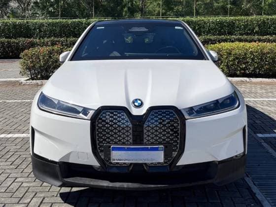 Carro ELÉTRICO XDRIVE40