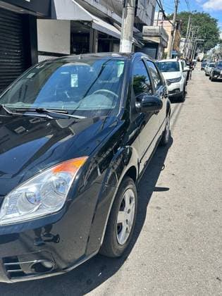 Carro 1.6 MPI CLASS SEDAN 8V FLEX 4P MANUAL