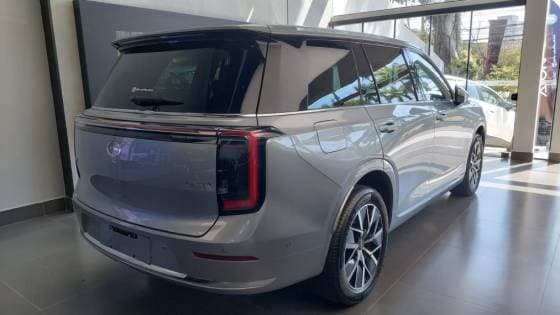 Carro 44,5 KW PLUG-IN HYBRID REEV ULTRA AWD