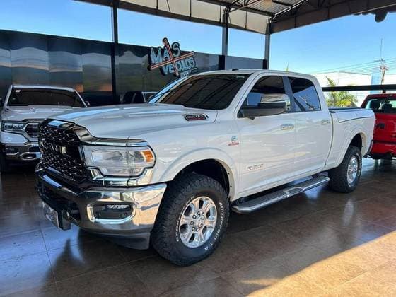 Carro 6.7 I6 TURBO DIESEL LARAMIE CD 4X4 AUTOMÁTICO