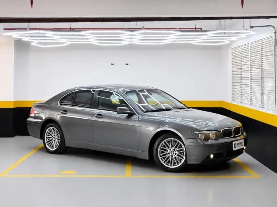 Carro 4.4 SEDAN 32V GASOLINA 4P AUTOMÁTICO