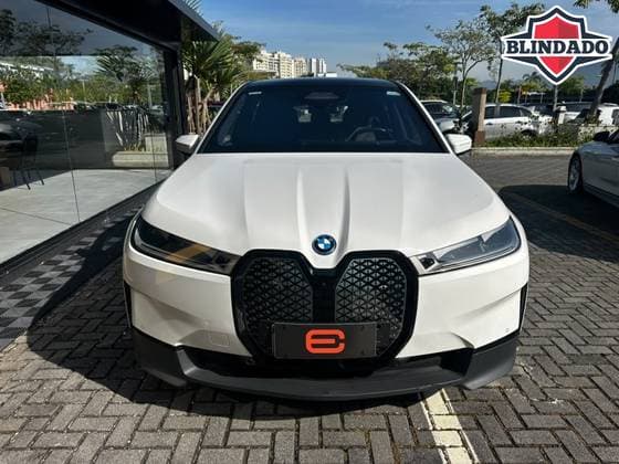 Carro ELÉTRICO XDRIVE40