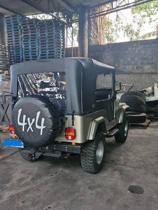 Carro CJ-5