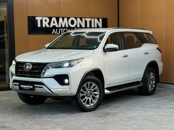 Carro 2.8 D-4D TURBO DIESEL SRX 4X4 AUTOMÁTICO