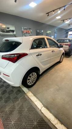 Carro 1.0 UNIQUE 12V FLEX 4P MANUAL