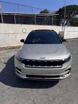 Carro 2.0 TD380 TURBO DIESEL OVERLAND AT9