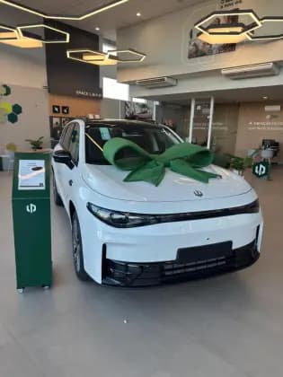 Carro 28,4 KW REEV