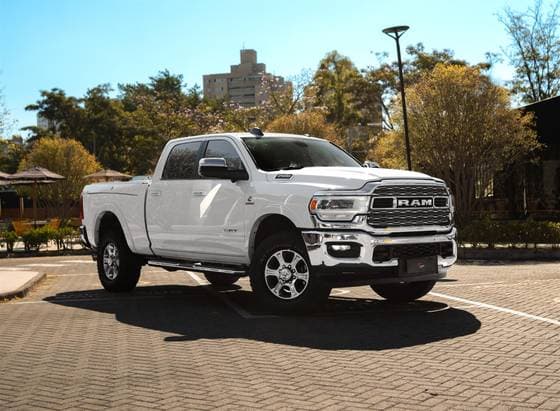 Carro 6.7 I6 TURBO DIESEL LARAMIE CD 4X4 AUTOMÁTICO