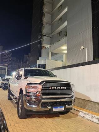 Carro 6.7 I6 TURBO DIESEL LARAMIE CD 4X4 AUTOMÁTICO
