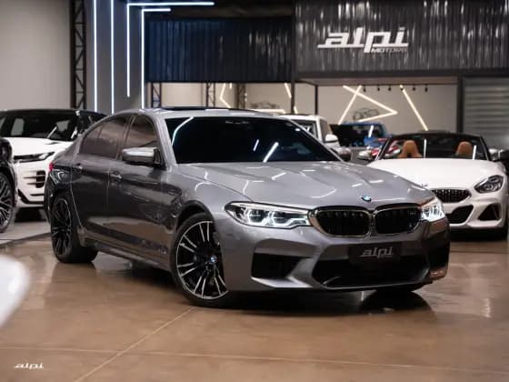 Carro 4.4 V8 TWIN POWER M XDRIVE STEPTRONIC