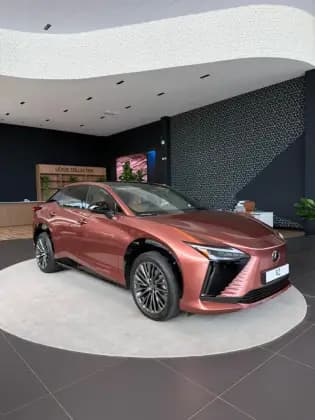 Carro 77 KW ELÉTRICO AWD