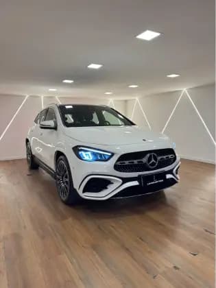 Carro 1.3 MHEV AMG LINE 7G-DCT