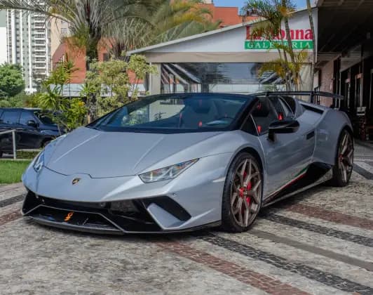 Carro 5.2 V10 GASOLINA LP 640-4 PERFORMANTE LDF