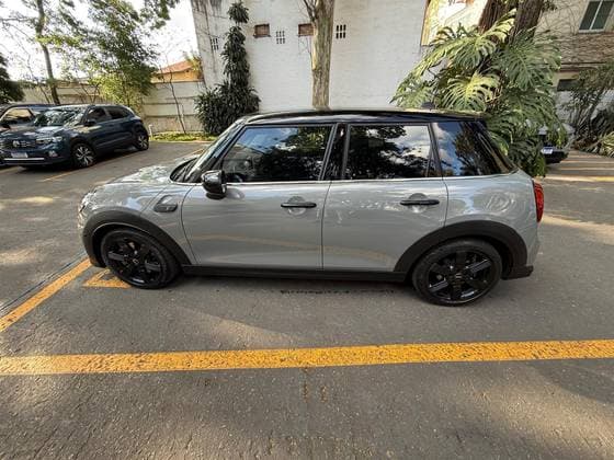 Carro 2.0 16V TWINPOWER GASOLINA S TOP 4P STEPTRONIC